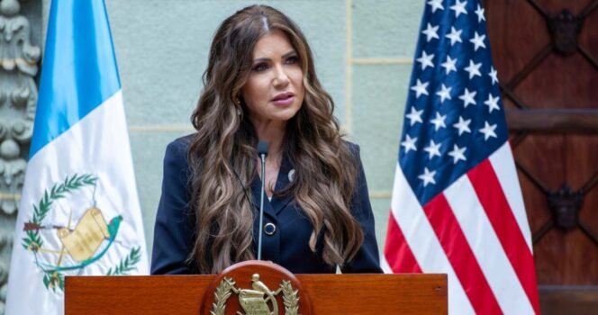 Fans react to SNL’s brutal sketch on Kristi Noem’s husband